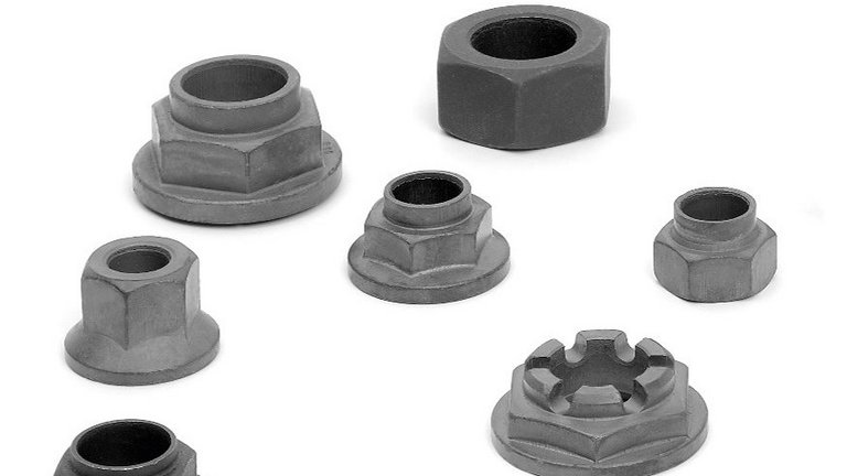 [Translate to English:] Warmgepresse Muttern mit Maschinen von Hatebur